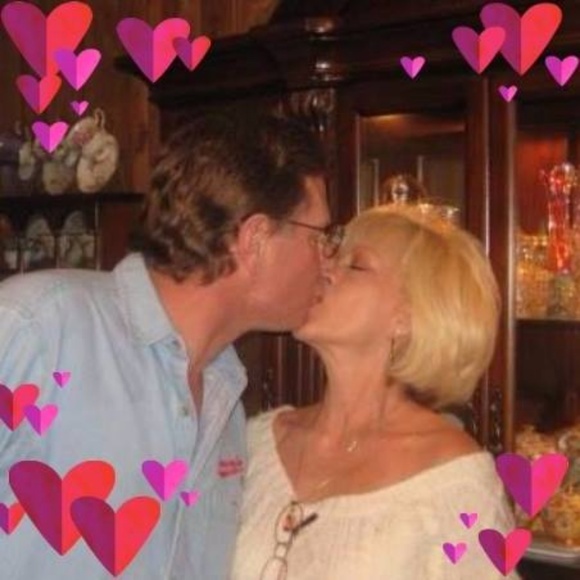 Meet your Jewel&Clothing Posher, Diana - Picture 3 of 8